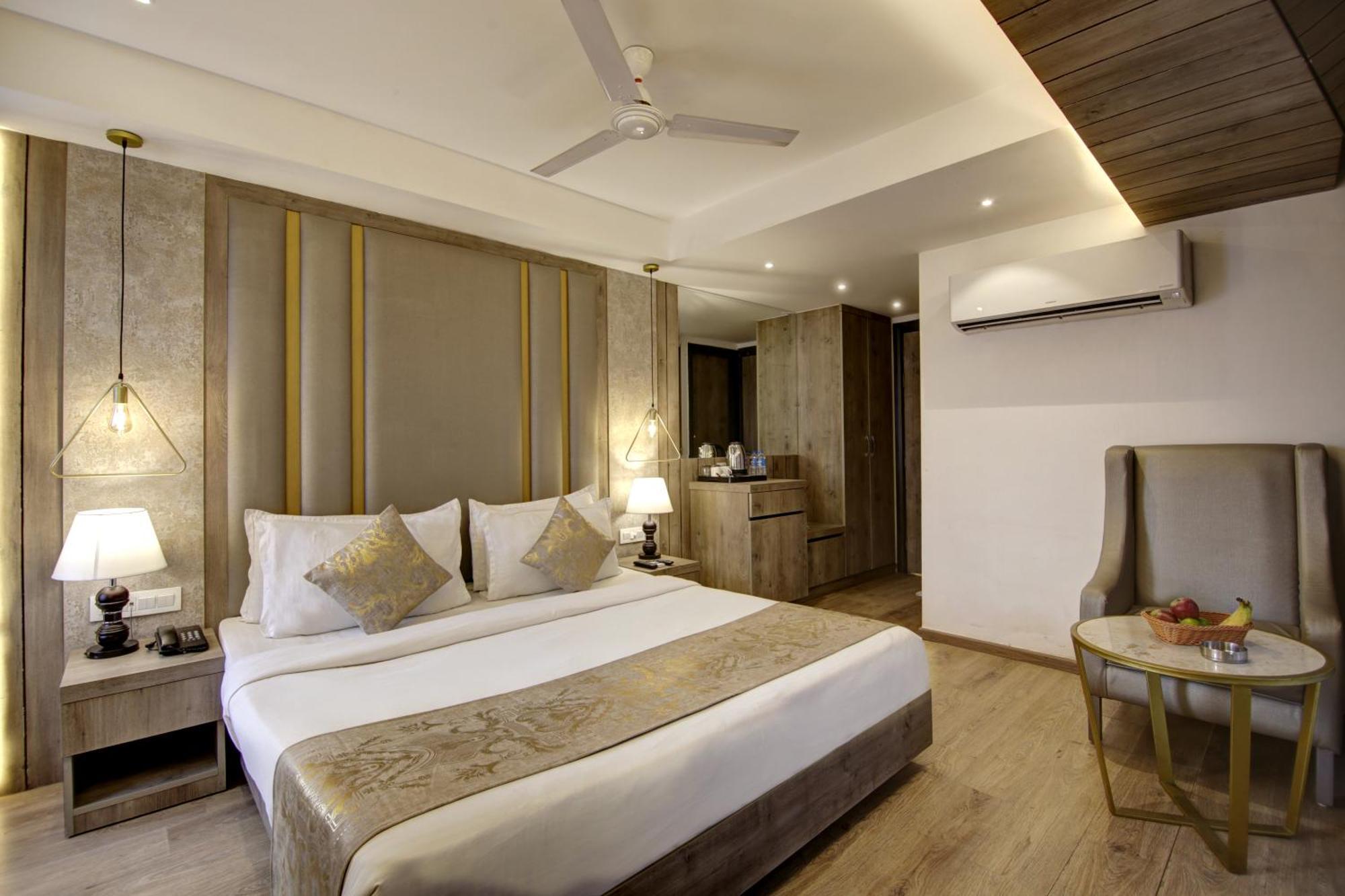 Hotel Town Pallace Inn Patel Nagar New Delhi ภายนอก รูปภาพ