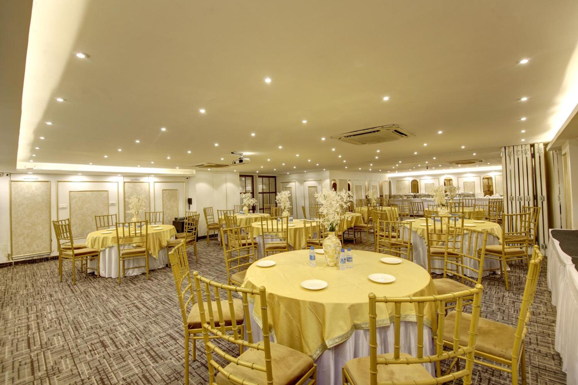 Hotel Town Pallace Inn Patel Nagar New Delhi ภายนอก รูปภาพ