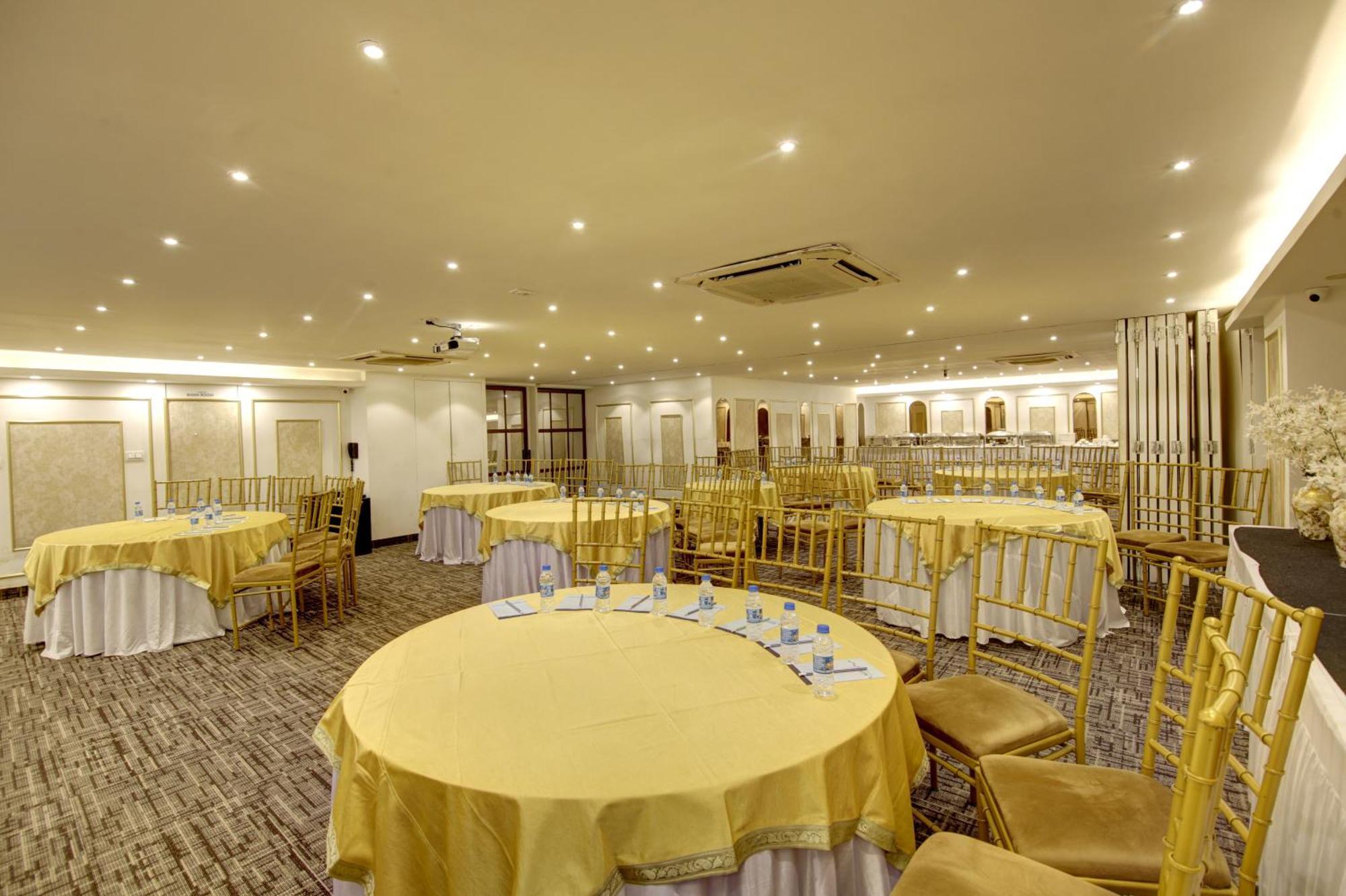 Hotel Town Pallace Inn Patel Nagar New Delhi ภายนอก รูปภาพ
