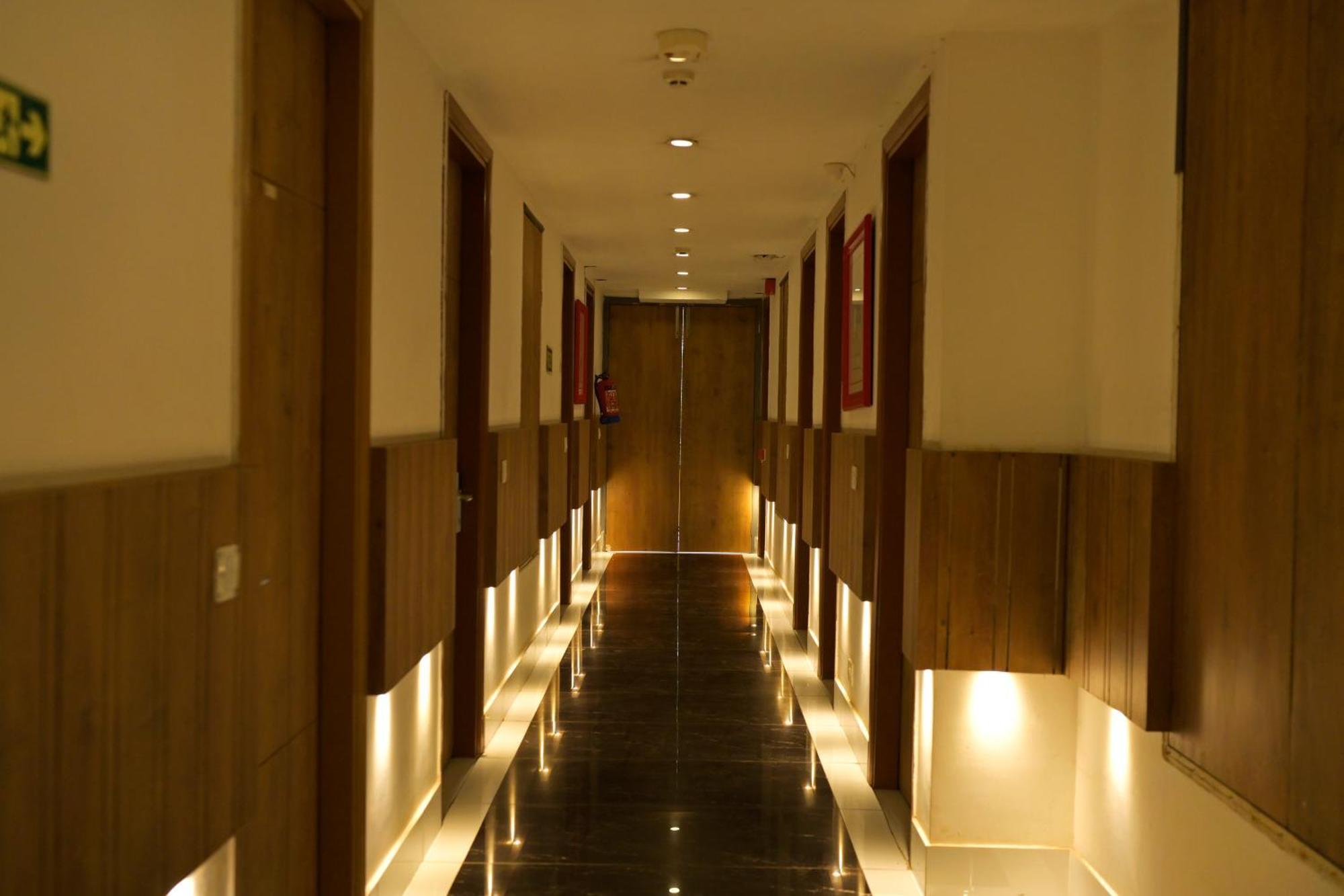 Hotel Town Pallace Inn Patel Nagar New Delhi ภายนอก รูปภาพ