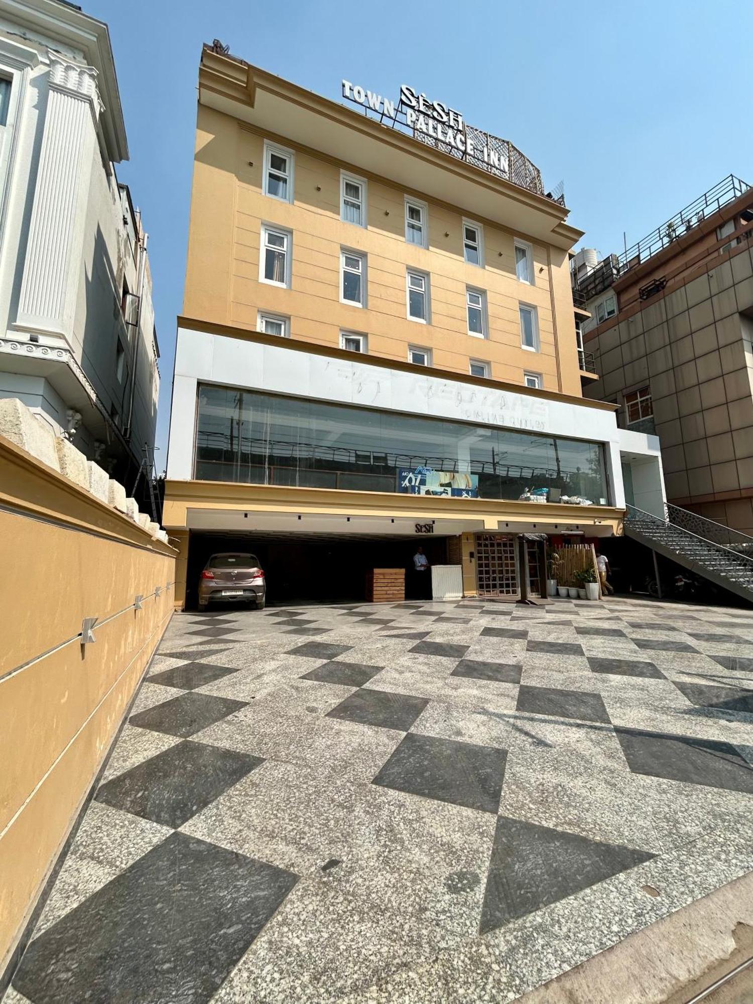 Hotel Town Pallace Inn Patel Nagar New Delhi ภายนอก รูปภาพ
